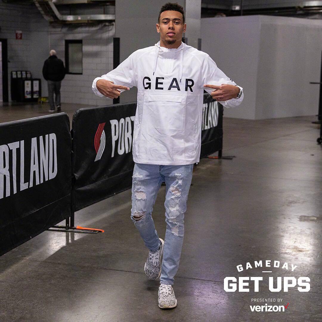 赛地聚焦——荷甲赛前热度飙升;波特兰开拓者迎来里程碑;信心回归;资深球员宣示担当的简单介绍 赛地聚焦——荷甲赛前热度飙升;波特兰开拓者迎来里程碑;信心回归;资深球员宣示担当的简单介绍